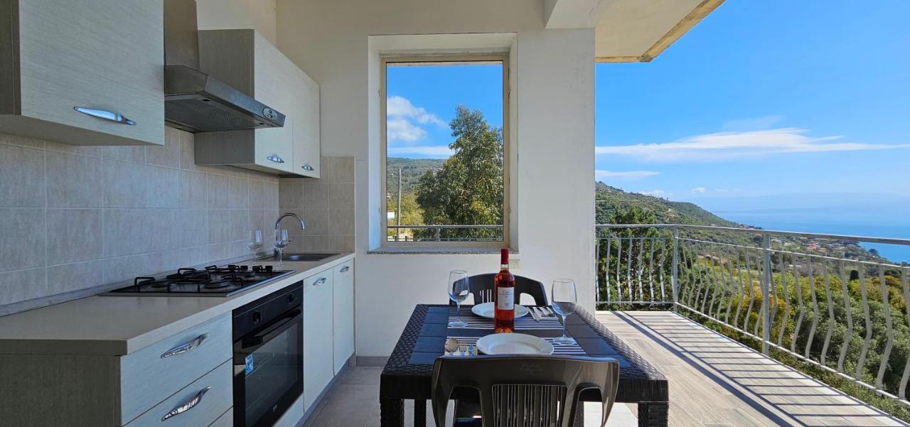 Naturamare Apartments - Piscina Idromassaggio Con Vista Mare Aperta Fino Alle Ore 22-00 Capo Vaticano Exterior photo